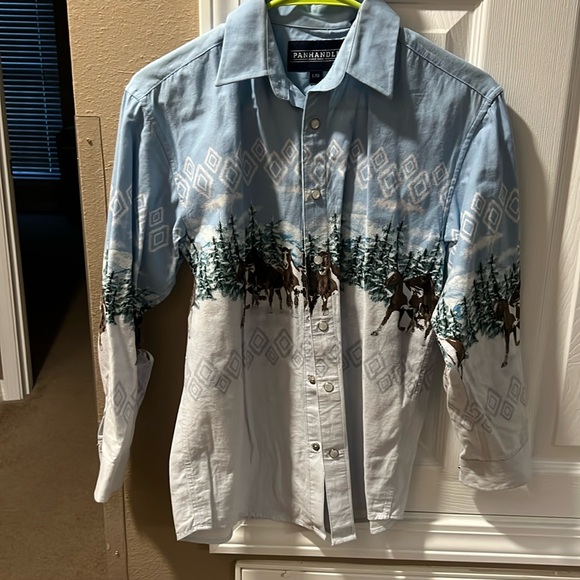 EUC Panhandle Button Down - Picture 1 of 2